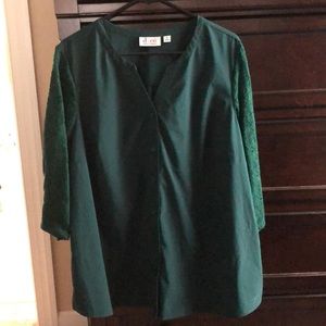 D&Co.  Women’s top size 1X